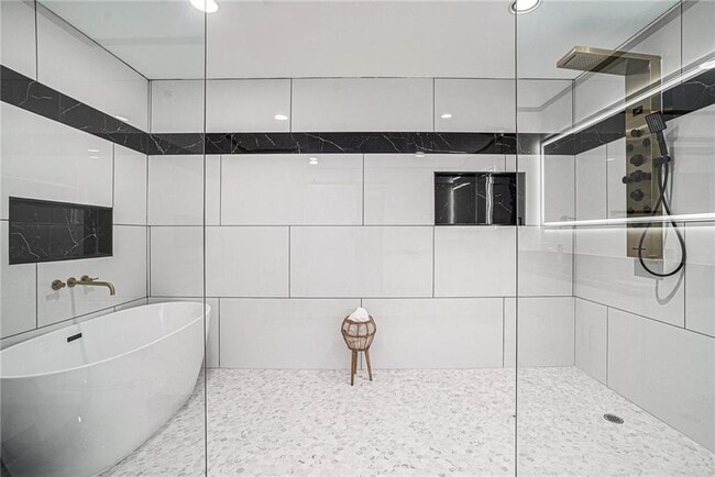 Building Photo - 788 Sherwood Rd N W