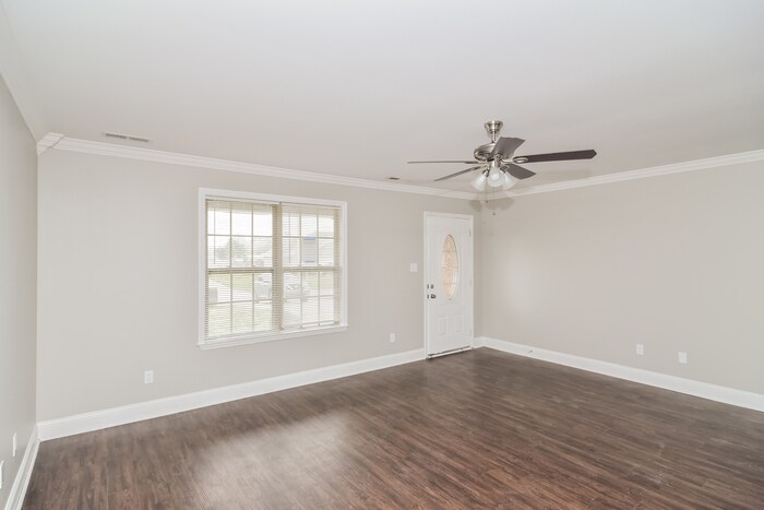 Building Photo - 27569 Grant Dr