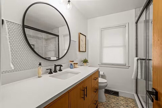 Building Photo - Updated 3 bedroom Delafield ranch