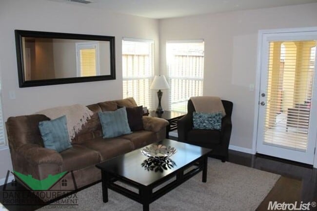 Building Photo - Springlake in Woodland