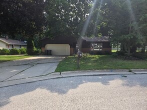 Building Photo - 753 Karasan Ct