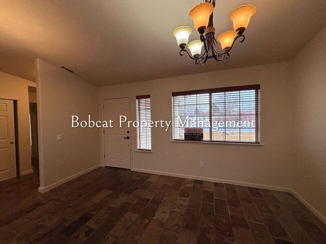 Building Photo - 1054 Camellia Ct