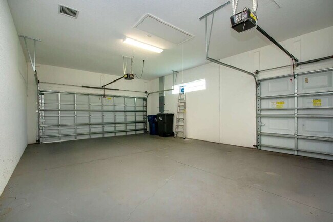 Building Photo - 4940 Tobermory Way
