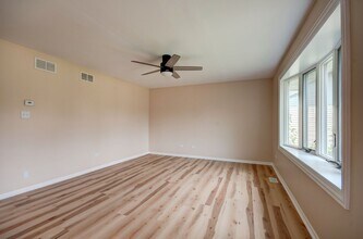 Building Photo - 3 bd 2 ba spacious home Joliet