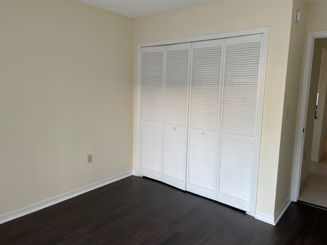 Building Photo - 3211 Sabal Palms Ct