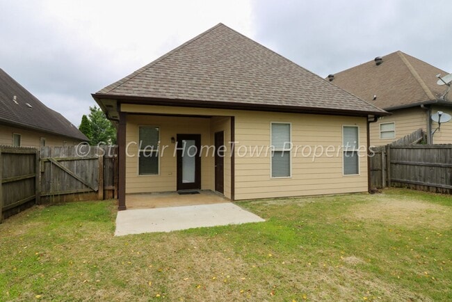 Building Photo - Desirable Community of Avalon