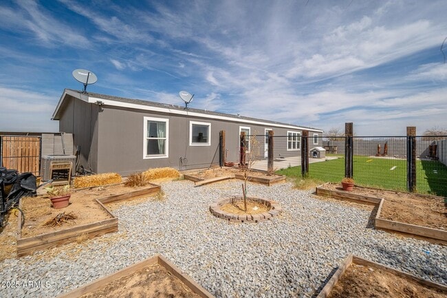 Building Photo - 12011 S 222nd Ave