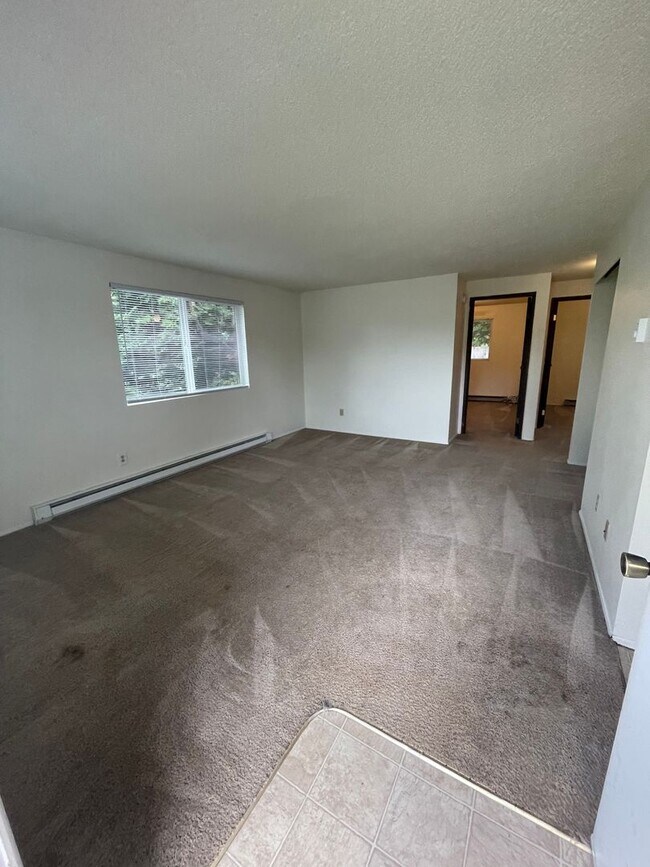 Building Photo - 2 Bedroom unit with Garage in Blaine