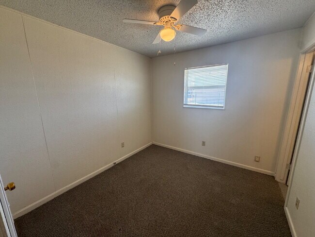 Building Photo - MOVE IN SPECIAL- Cozy 2-Bedroom Unit in Lubbock – Ideal for Urban Living!
