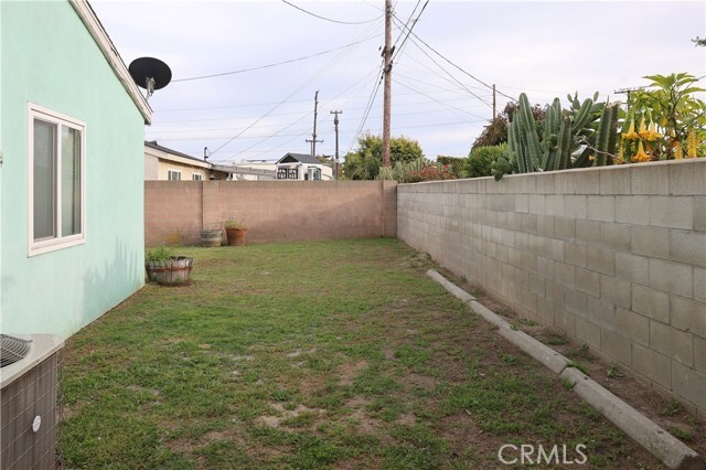 Building Photo - 6548 Sequoia Dr