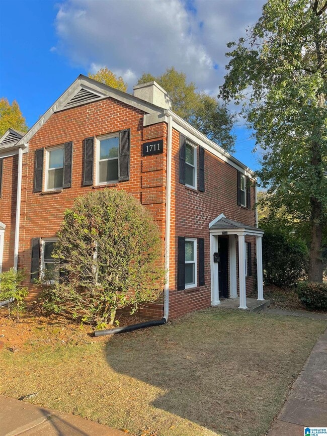 Building Photo - 1711 Valley Ave