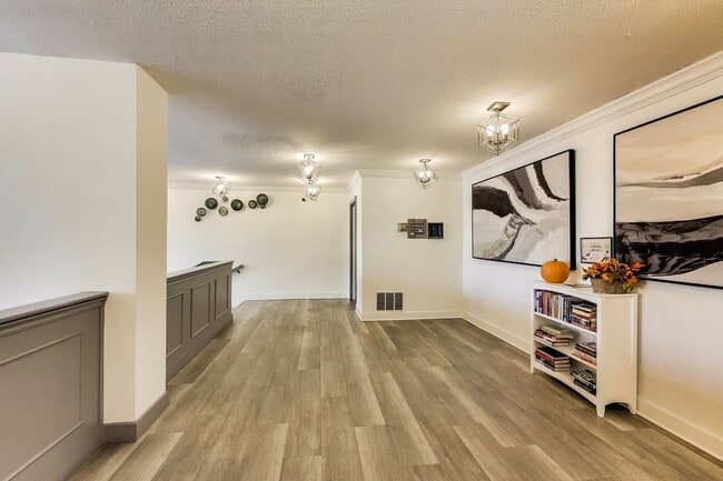 Building Photo - Sunny Studio in Downtown Rockville - ALL U...