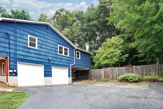 Building Photo - 24 Wallace Dr