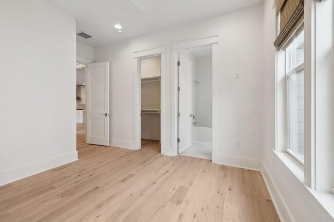 Building Photo - 91 Heartwood St