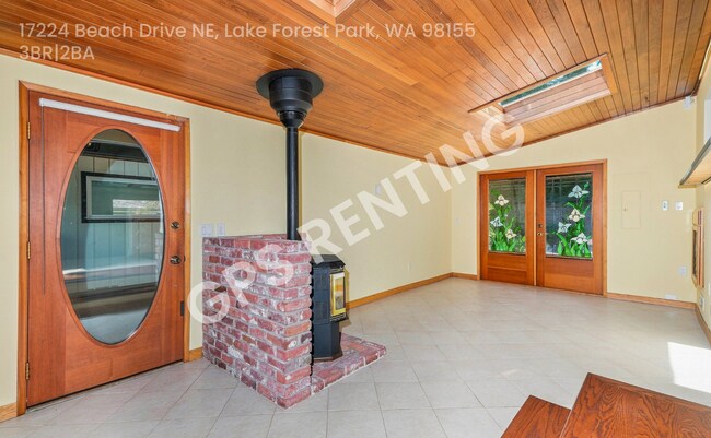 Building Photo - 17224 Beach Dr NE