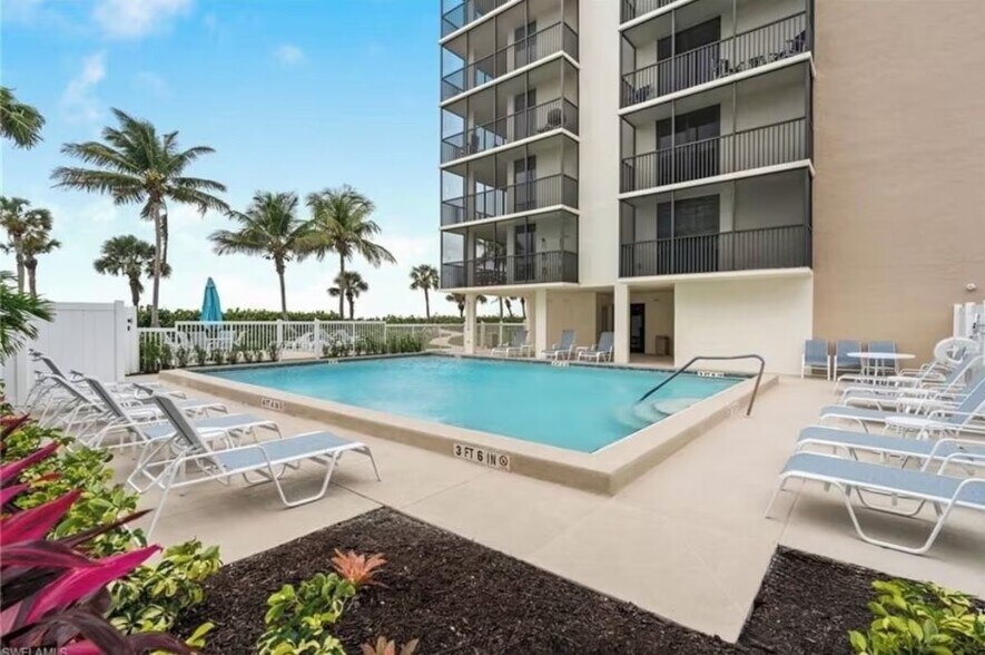 Building Photo - 10475 Gulf Shore Dr