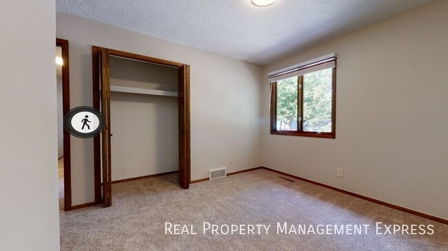 Building Photo - 3 Bed 3 Bath Home in Sioux Falls!