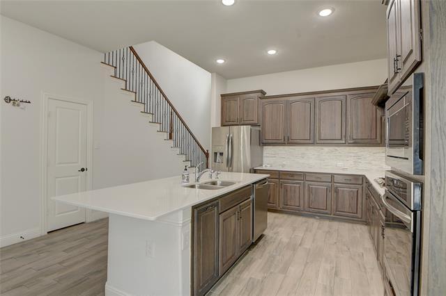 Building Photo - 805 Beeville Ct