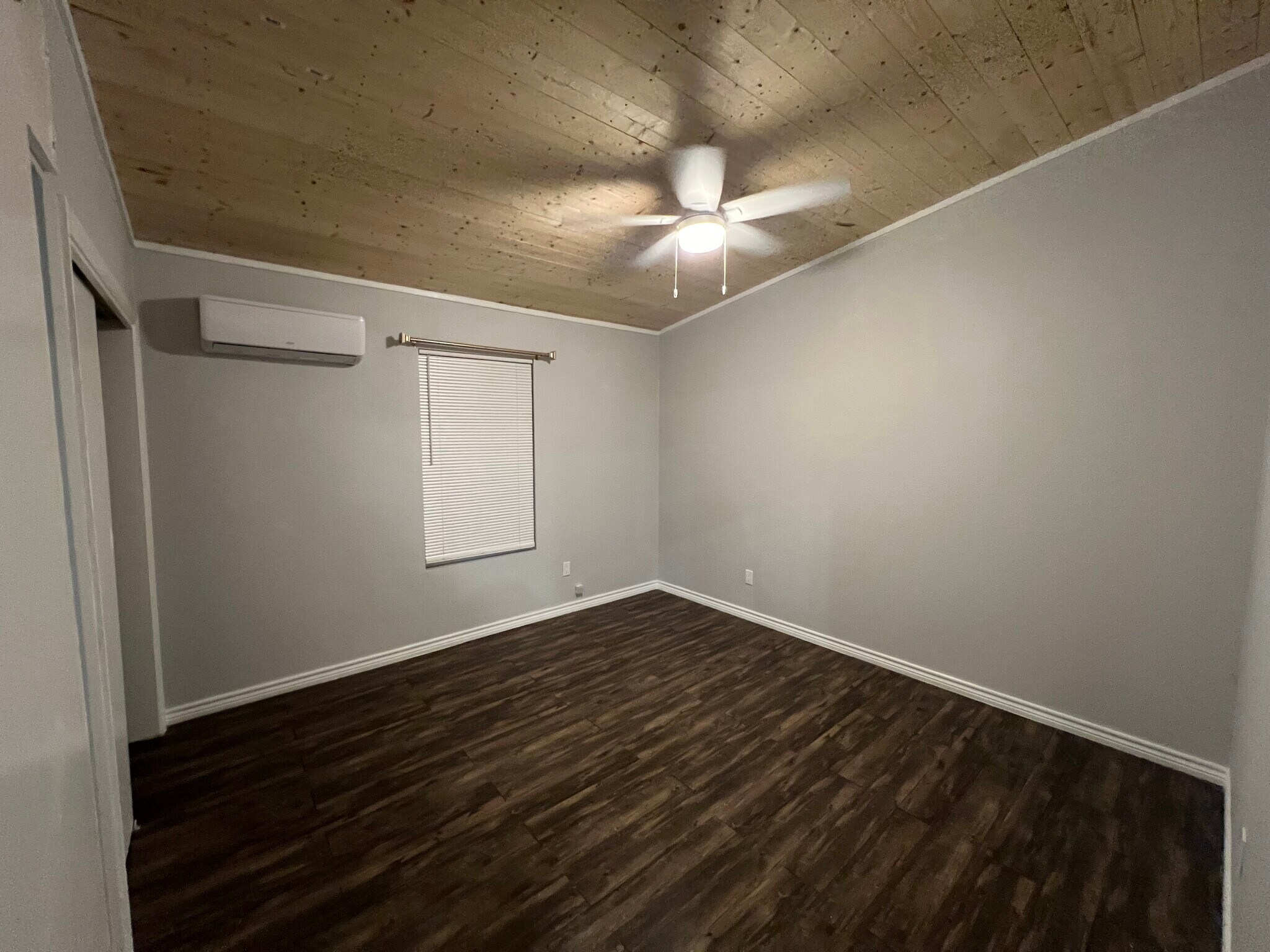 Building Photo - 605 N 12th St