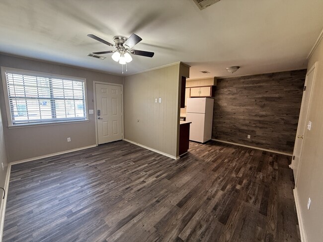 Building Photo - 436 Helen St