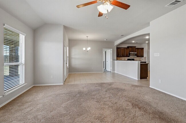 Building Photo - 3020 Oakcrest Dr