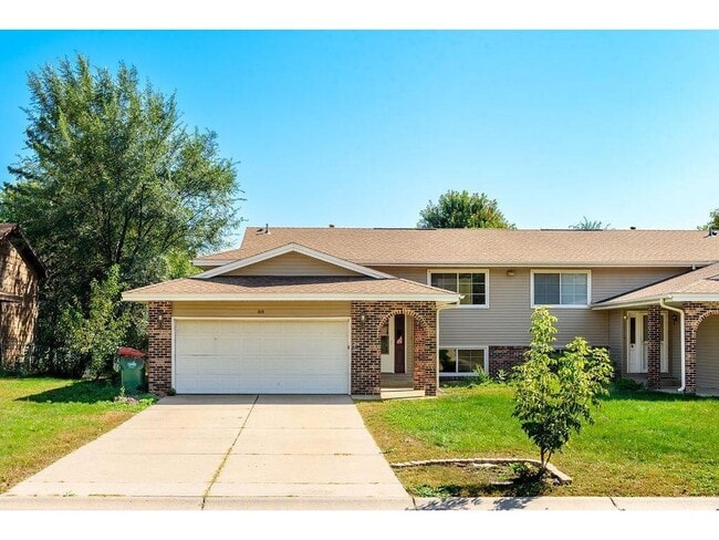 Primary Photo - 88 108th Ave NW