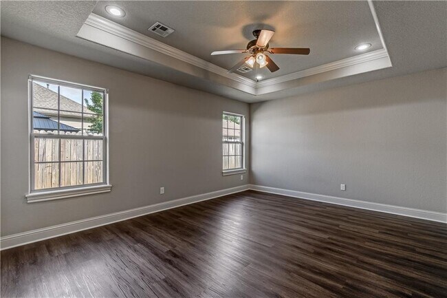 Building Photo - 2703 SW Warberry Ave