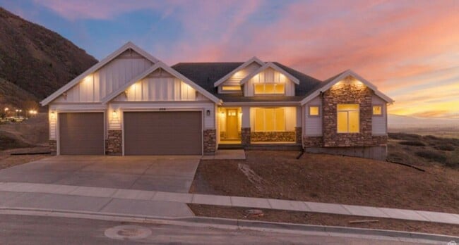Building Photo - 2714 Eagle Dr