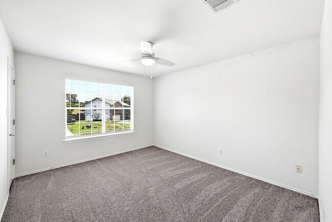 Building Photo - 220 Peppergrass Cove