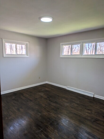 Building Photo - 561 Williams Ave