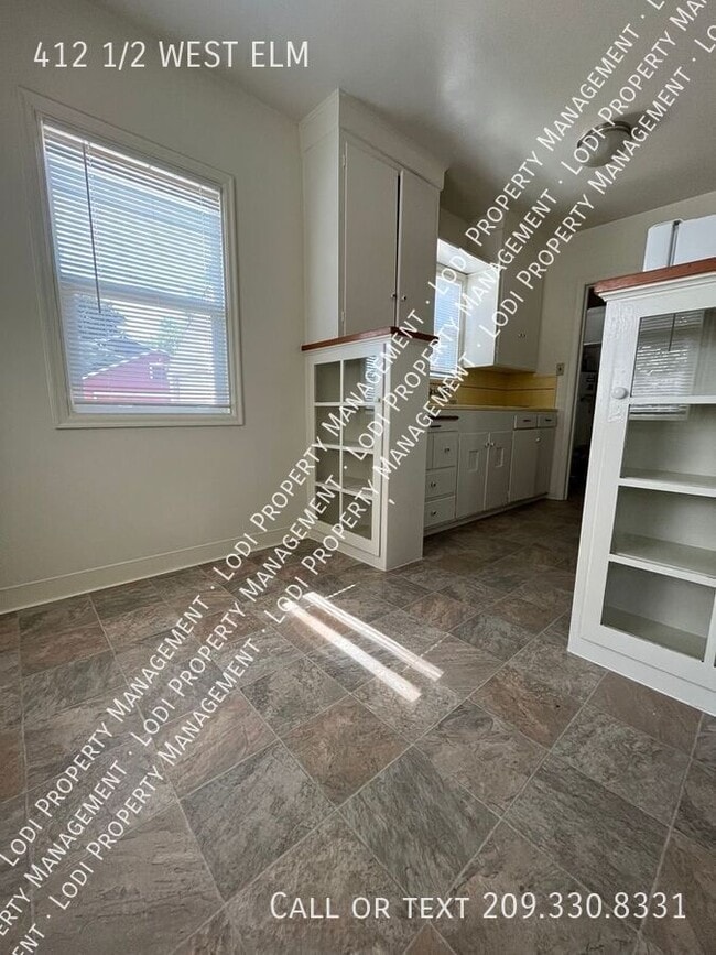 Building Photo - 412 1/2 WEST ELM-