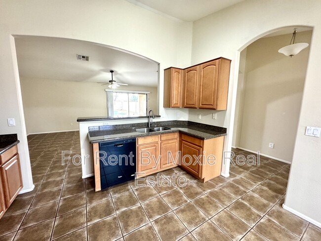 Building Photo - 43385 W Chisholm Dr
