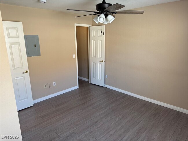 Building Photo - 231 W Horizon Ridge Pkwy