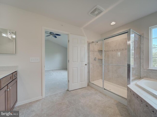 Building Photo - 45818 Winding Branch Terrace