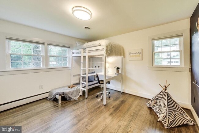 Building Photo - 4422 Neptune Dr