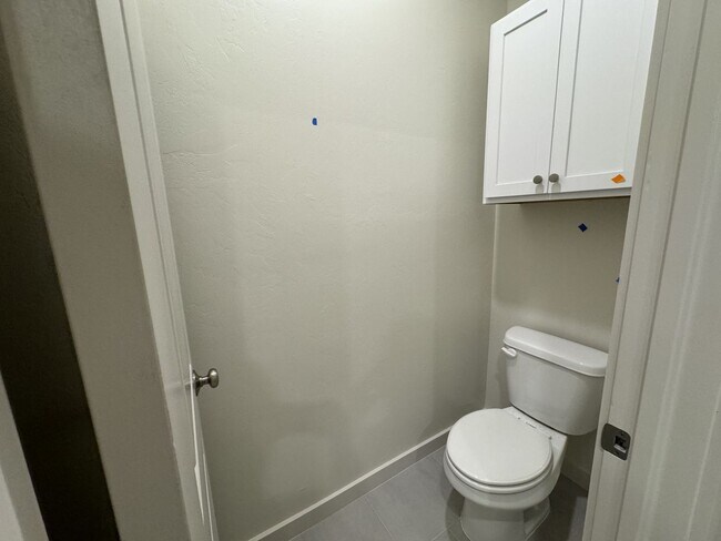 Building Photo - Luxury 3 Bedroom 2 Bathroom Duplex with 2 Car Garage in Bethany, Ok (ALL appliances included)