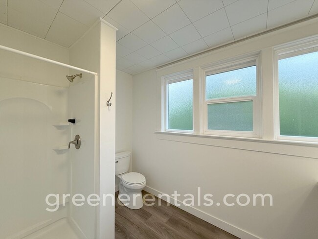 Building Photo - The Linn Apartments