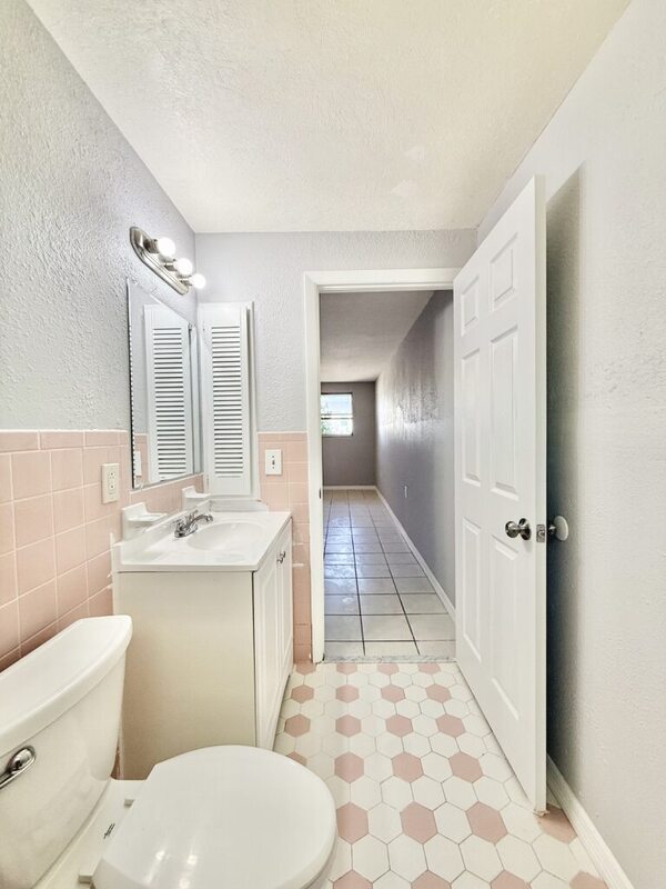 Building Photo - 3403 Palm Dr