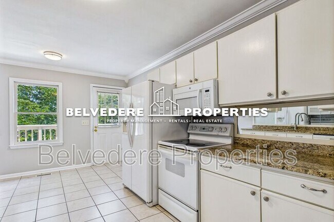 Building Photo - 18-B Park Village Ln