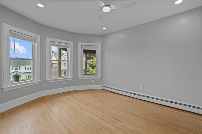 Building Photo - 17 Selkirk Rd