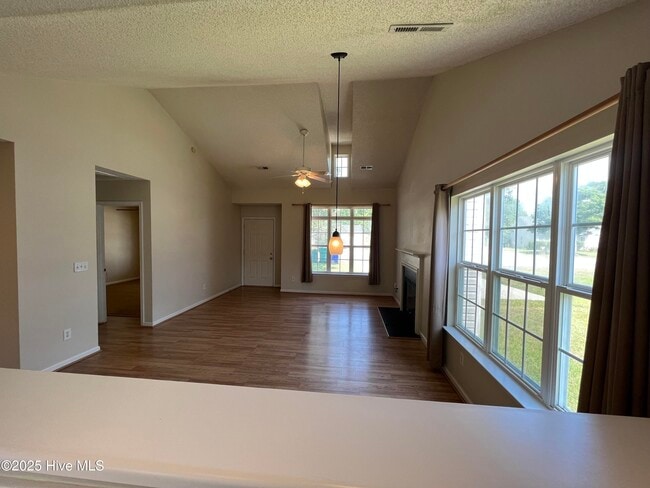 Building Photo - 2106 White Rd
