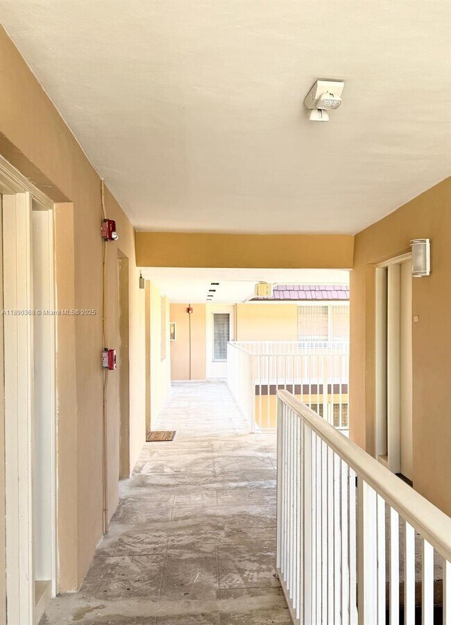 Building Photo - 7711 SW 56th St