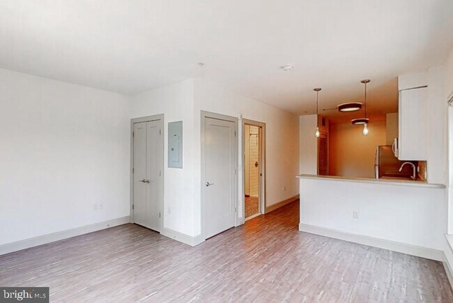 Building Photo - 303 McMechen St