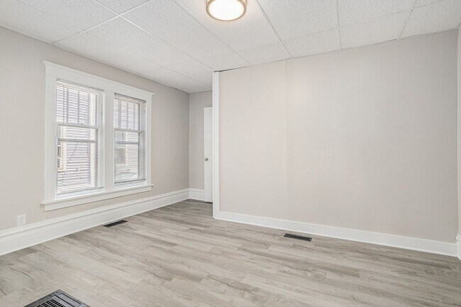 Building Photo - Charming 1-Bed/1-Bath Apartment – Newly Re...