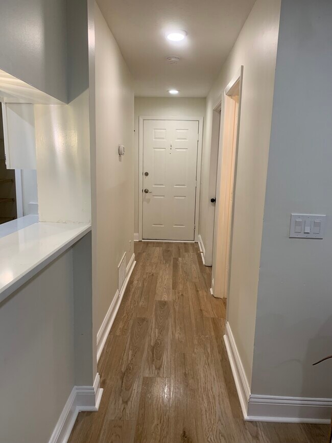 Building Photo - 524 Warm Springs Cir