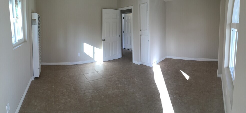Building Photo - 1222 Pepper Dr