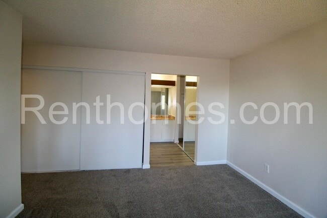 Building Photo - 10284 Black Mountain Rd