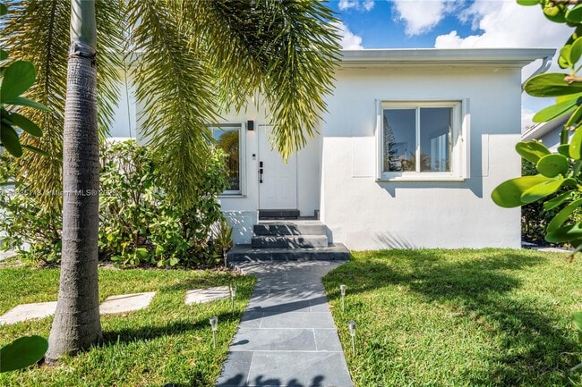 Primary Photo - 4820 N Miami Ave