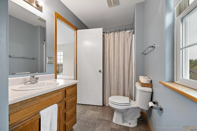 Building Photo - 4670 Teak Dr