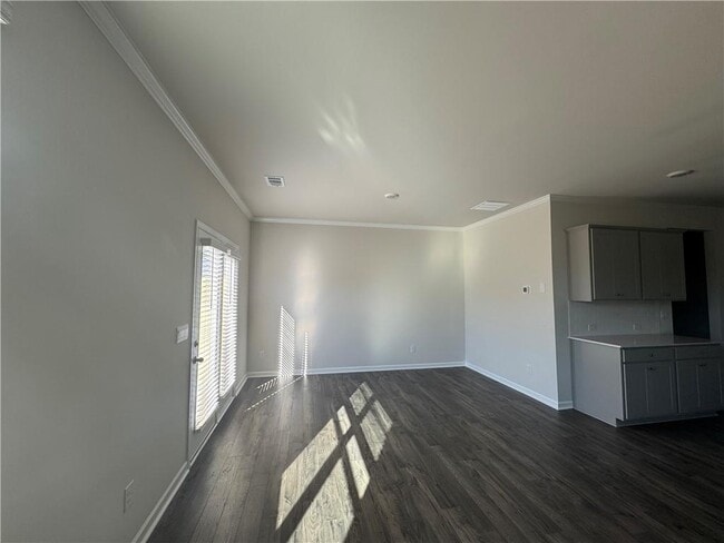 Building Photo - 2457 Bayberry St